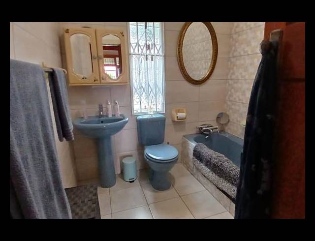 3 BEDROOM FREEHOLD FOR SALE IN ALBERTON NORTH